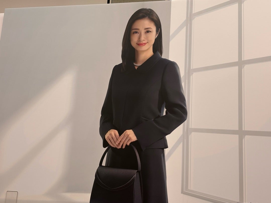 芸能人の喪服はどこのブランド？品格際立つ着こなしと葬儀マナーの真相