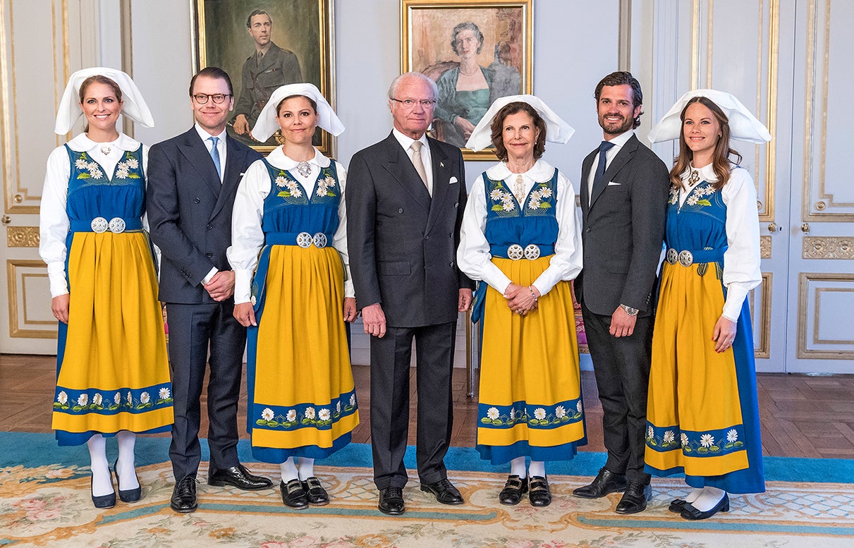スウェーデン民族衣装の秘密｜青と黄色の真相と夏至祭の伝統美を徹底解剖