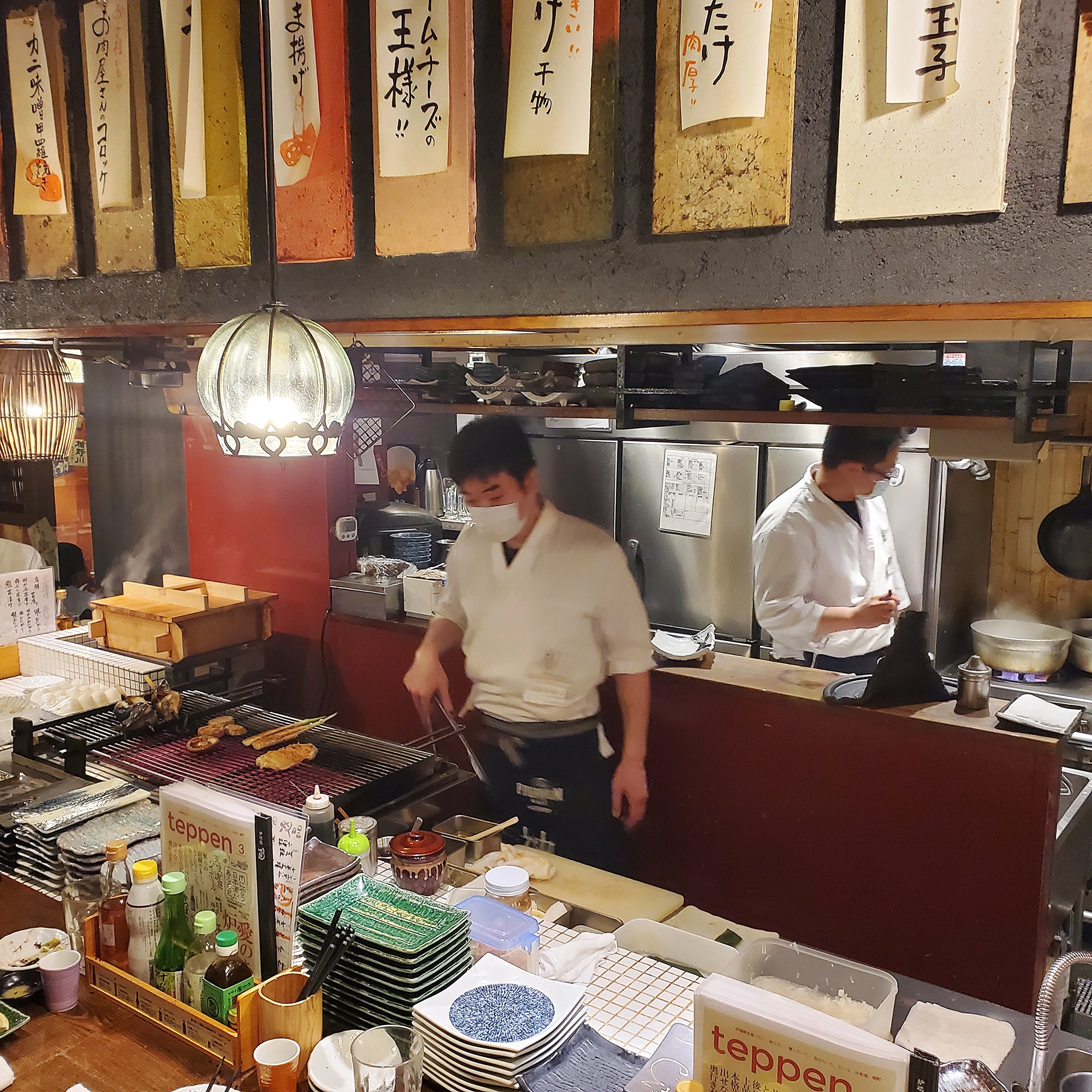 なかめのてっぺん横浜みなとみらいの評判｜炉端焼きと予約の極意