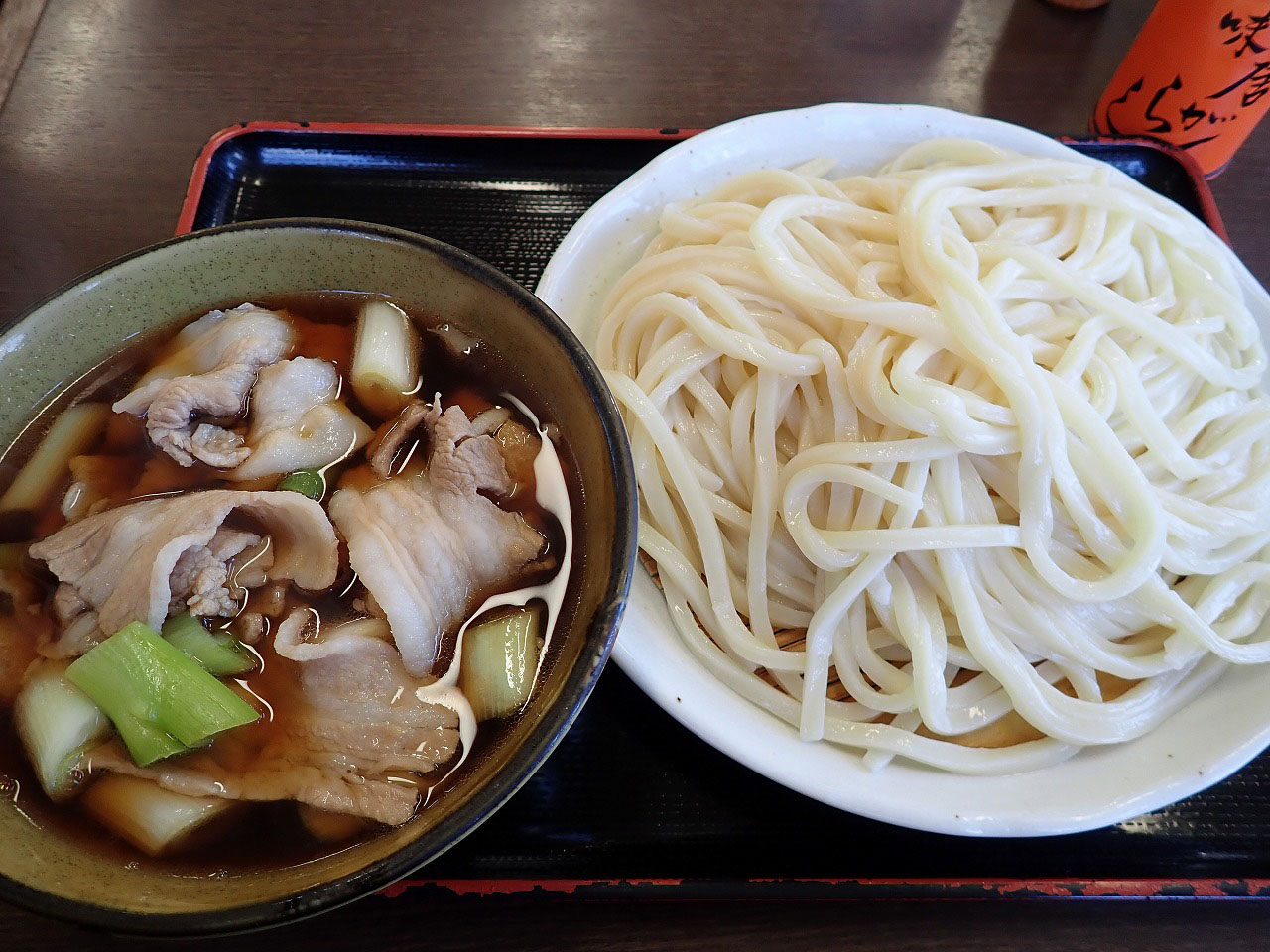 藤店うどん川越店が行列必至の理由とは？名物肉汁と混雑回避術