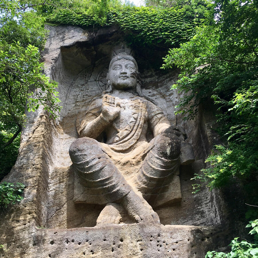 鷹取山磨崖仏の真相｜昭和の彫刻家が刻んだ奇跡と現在のハイキング全容