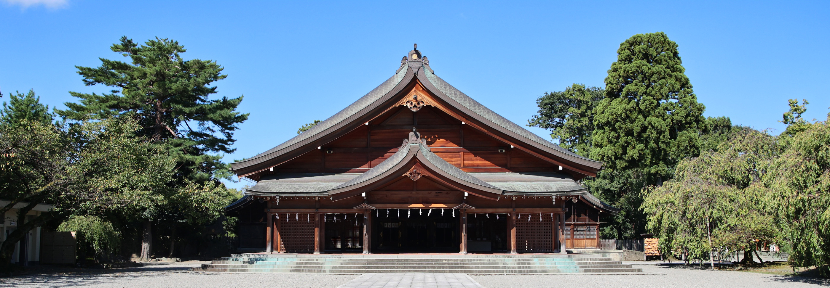 富山県護国神社を徹底解剖！蚤の市・限定御朱印から初詣混雑の回避術