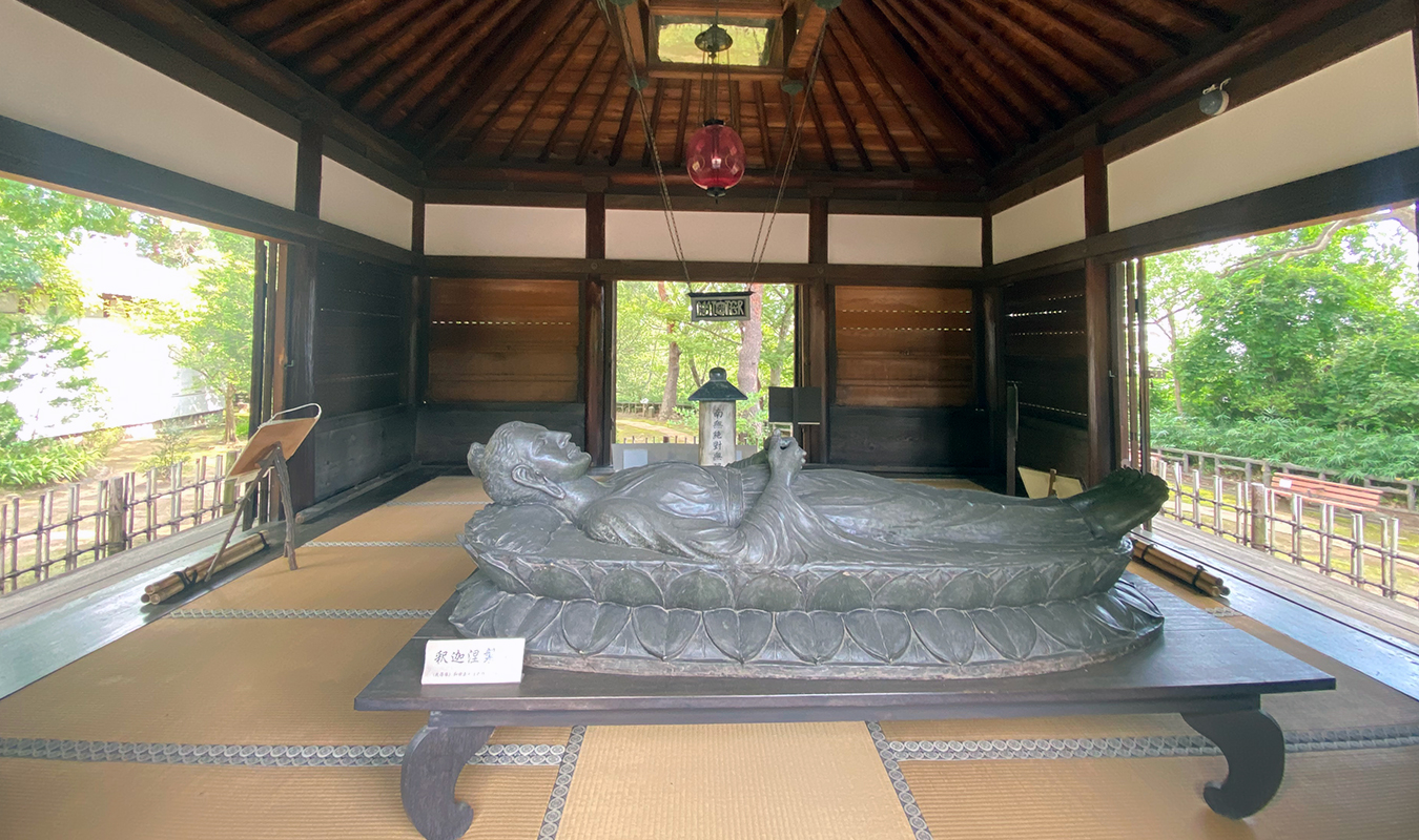 哲学堂公園の奇妙な建築と妖怪門の謎｜井上円了の知の全貌を徹底解説