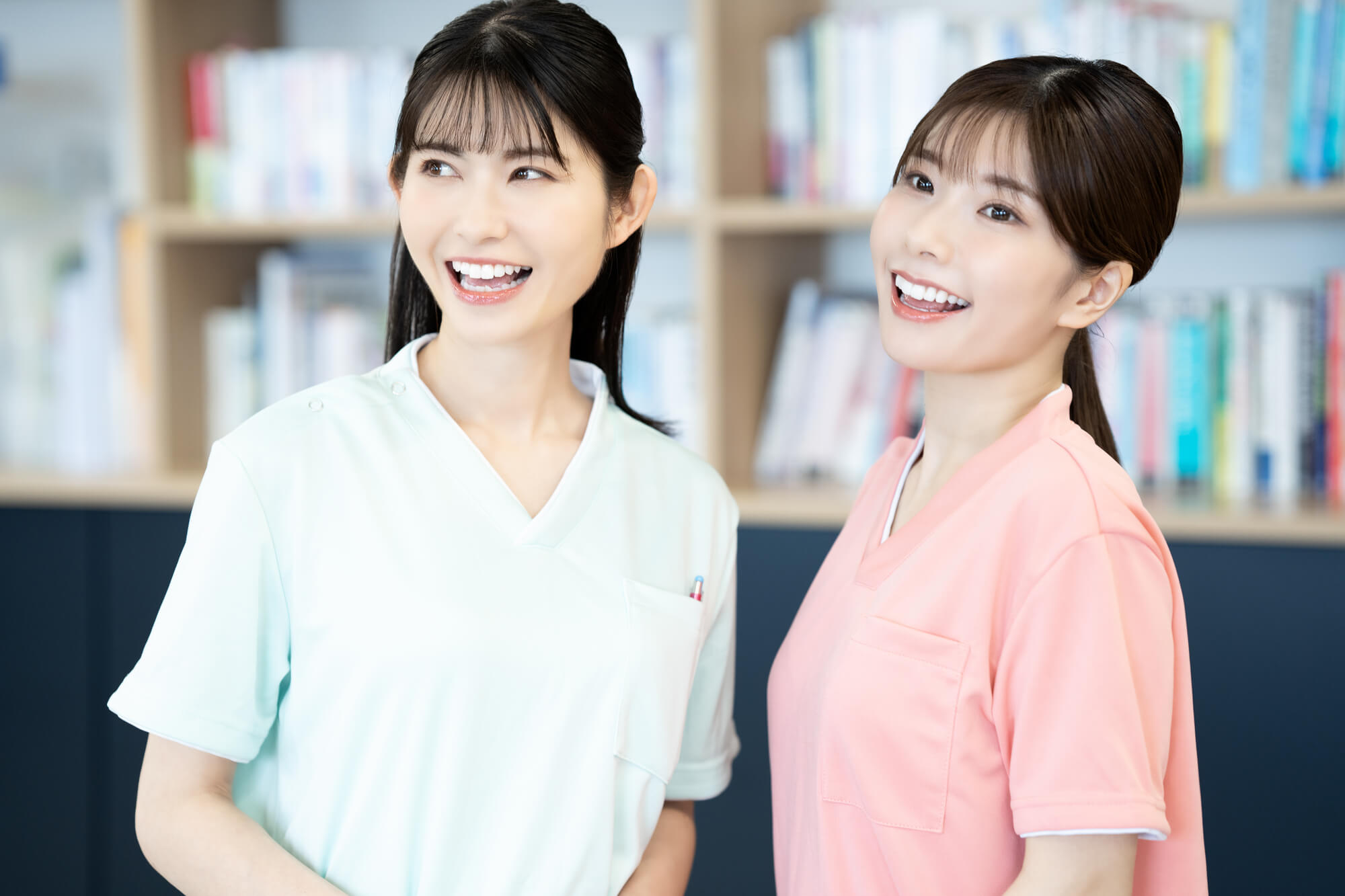 看護師のピアスはなぜ禁止？透明や軟骨はOk？現場の実態を徹底解説