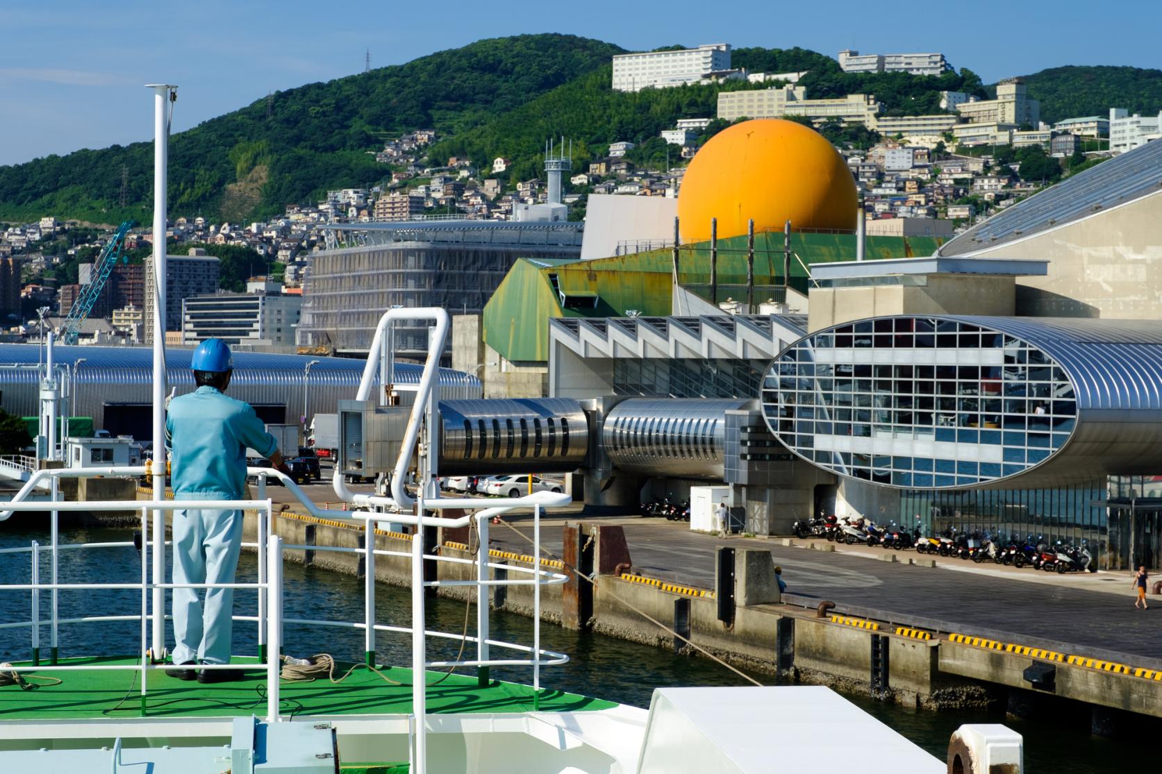 長崎港ターミナルビル完全攻略2026！五島・軍艦島と駐車場料金の真相