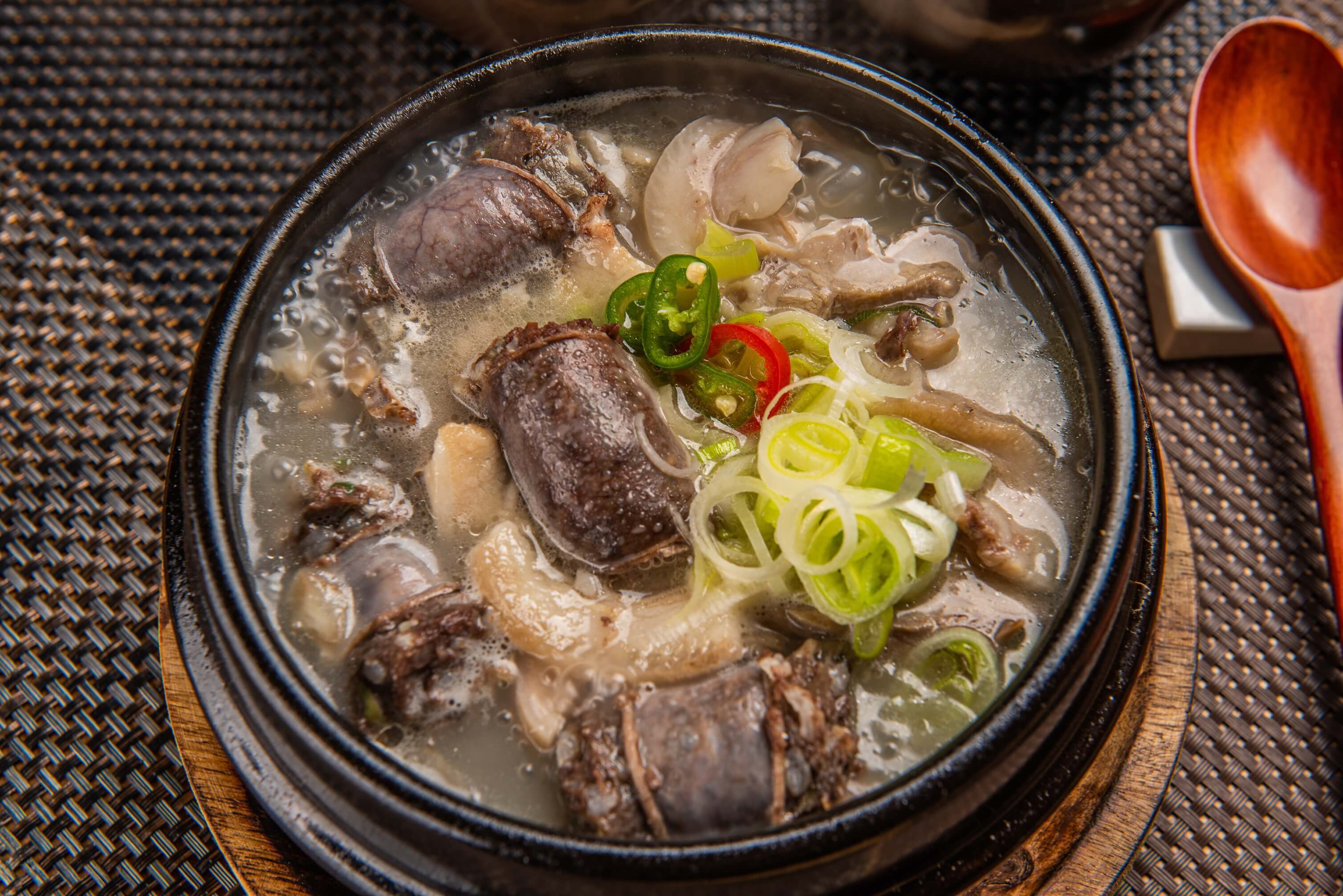 韓国名物スンデとは？まずいと噂される真相と本当に美味しい食べ方