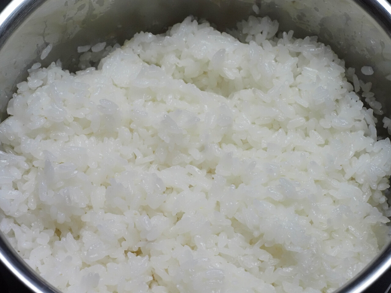 普通の鍋でご飯を2合美味しく炊くコツ！水の量と失敗しない火加減術