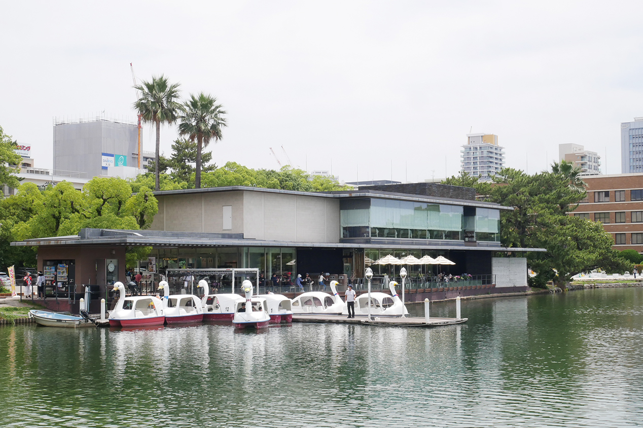 大濠公園ロイヤルガーデンカフェの魅力と真相｜絶景テラスと人気メニュー