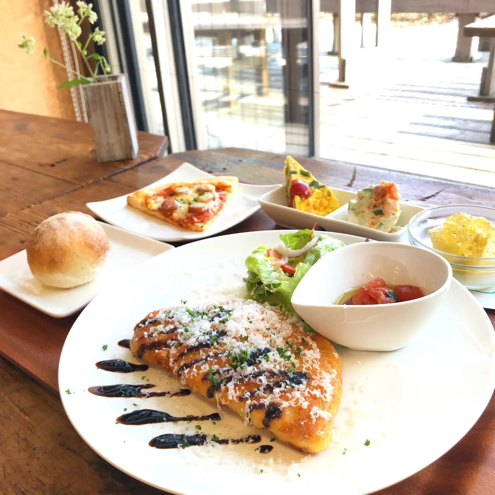 里山レストラン村の灯の評判と実態！絶品ランチと混雑回避の予約法を解説