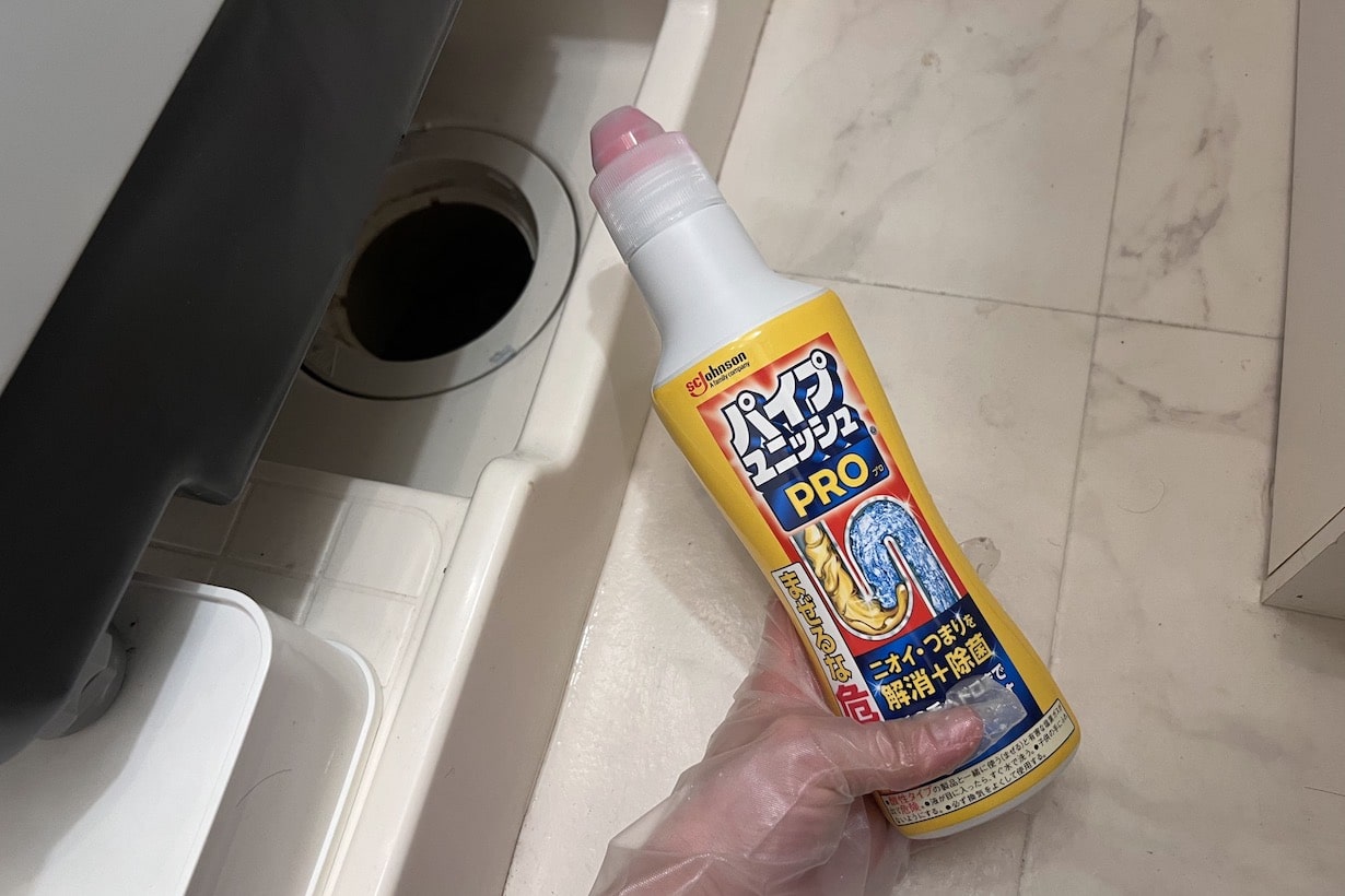 パイプユニッシュは洗濯機に使える？代用のリスクと正しい排水口掃除術