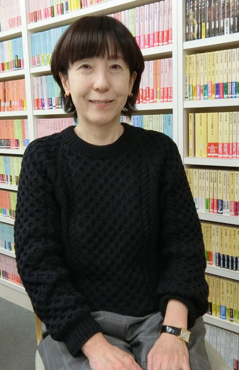 作家・嶋津輝の全貌｜遅咲きの傑作『スナック墓場』から直木賞候補への軌跡