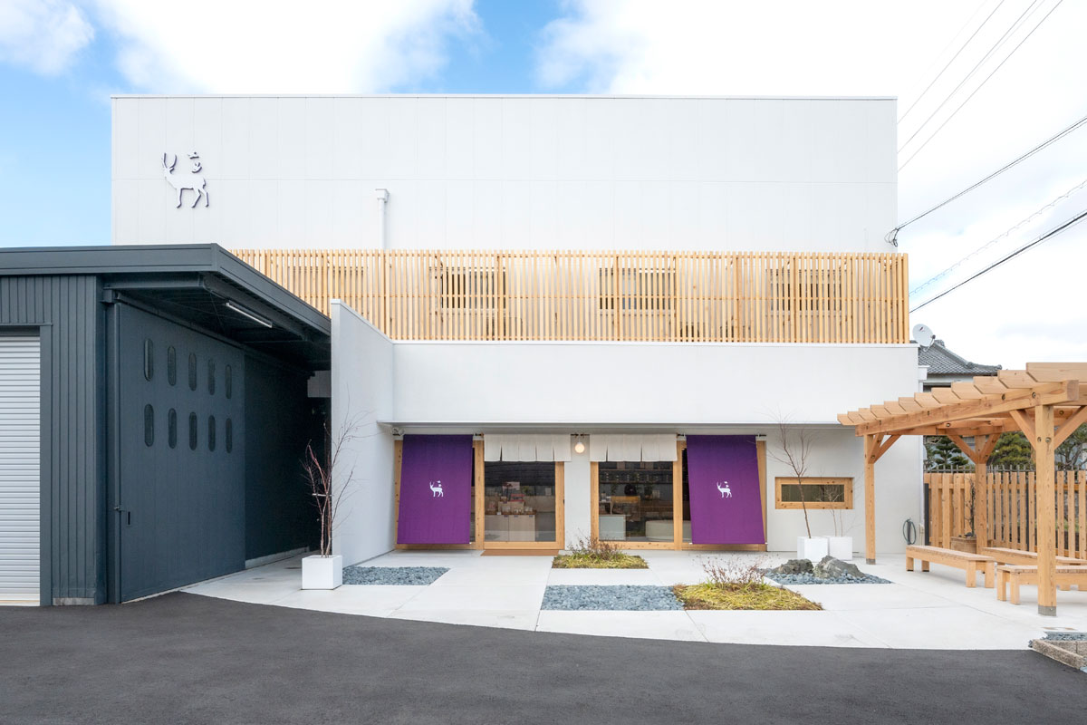 三重の銘菓・美鹿山荘の魅力と取扱店｜カレーせんべいの実力検証