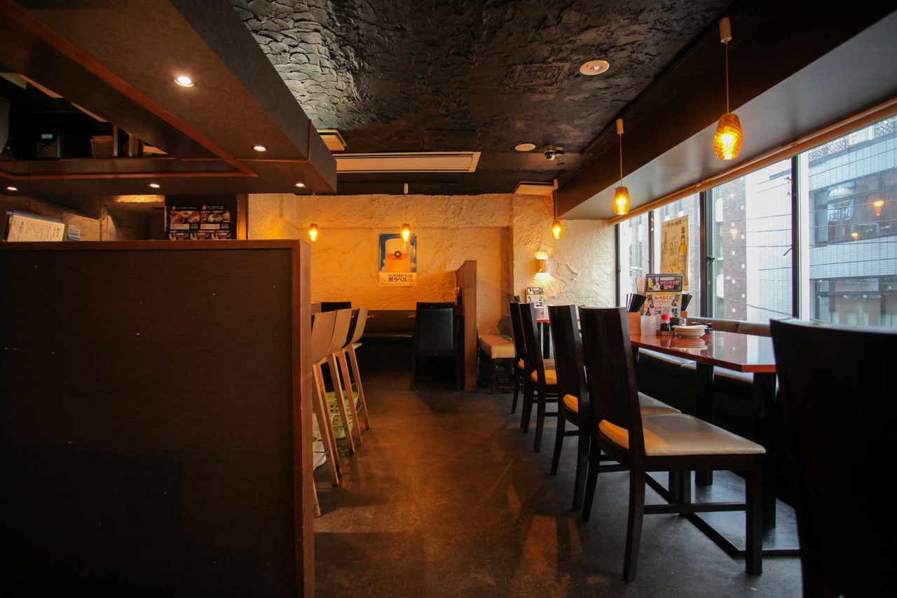 博多満月市ヶ谷店はなぜ安い？生ビールと焼鳥の破格の秘密と評判