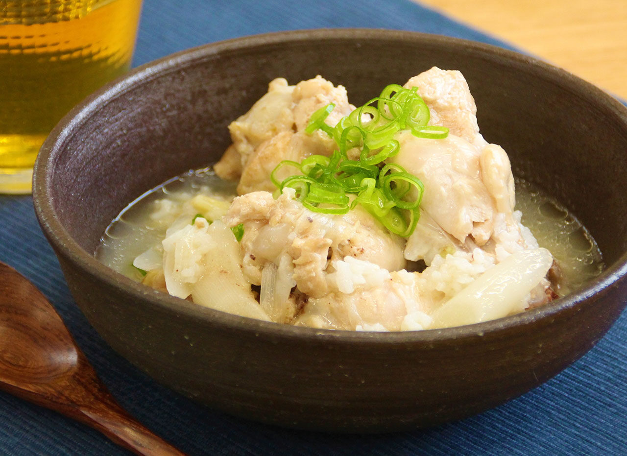 炊飯器サムゲタンの黄金比レシピ！手羽元でホロホロ極上スープの作り方