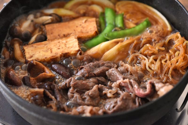 関西風すき焼きの極意｜割り下なしで作る黄金比と失敗しない具材の順番