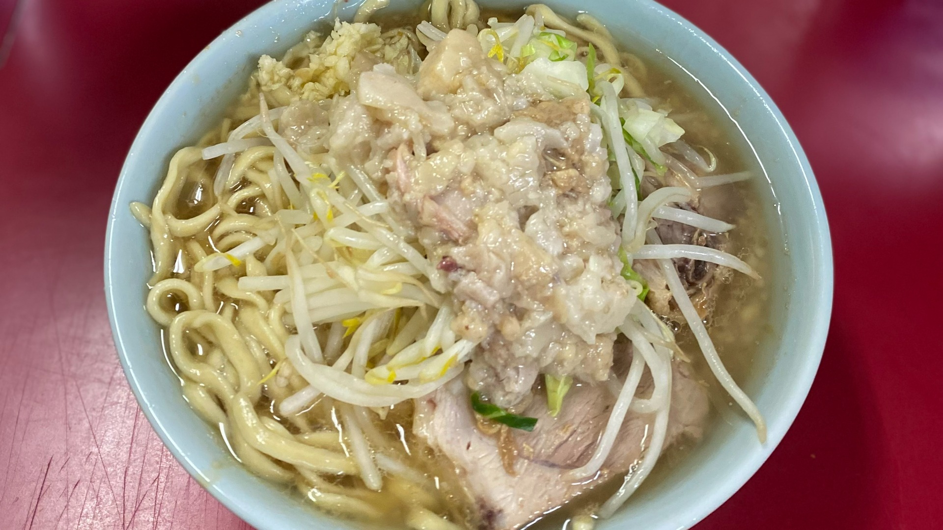 ラーメン二郎中山駅前店はなぜ人気？初心者ルールと限定・ロットの真相