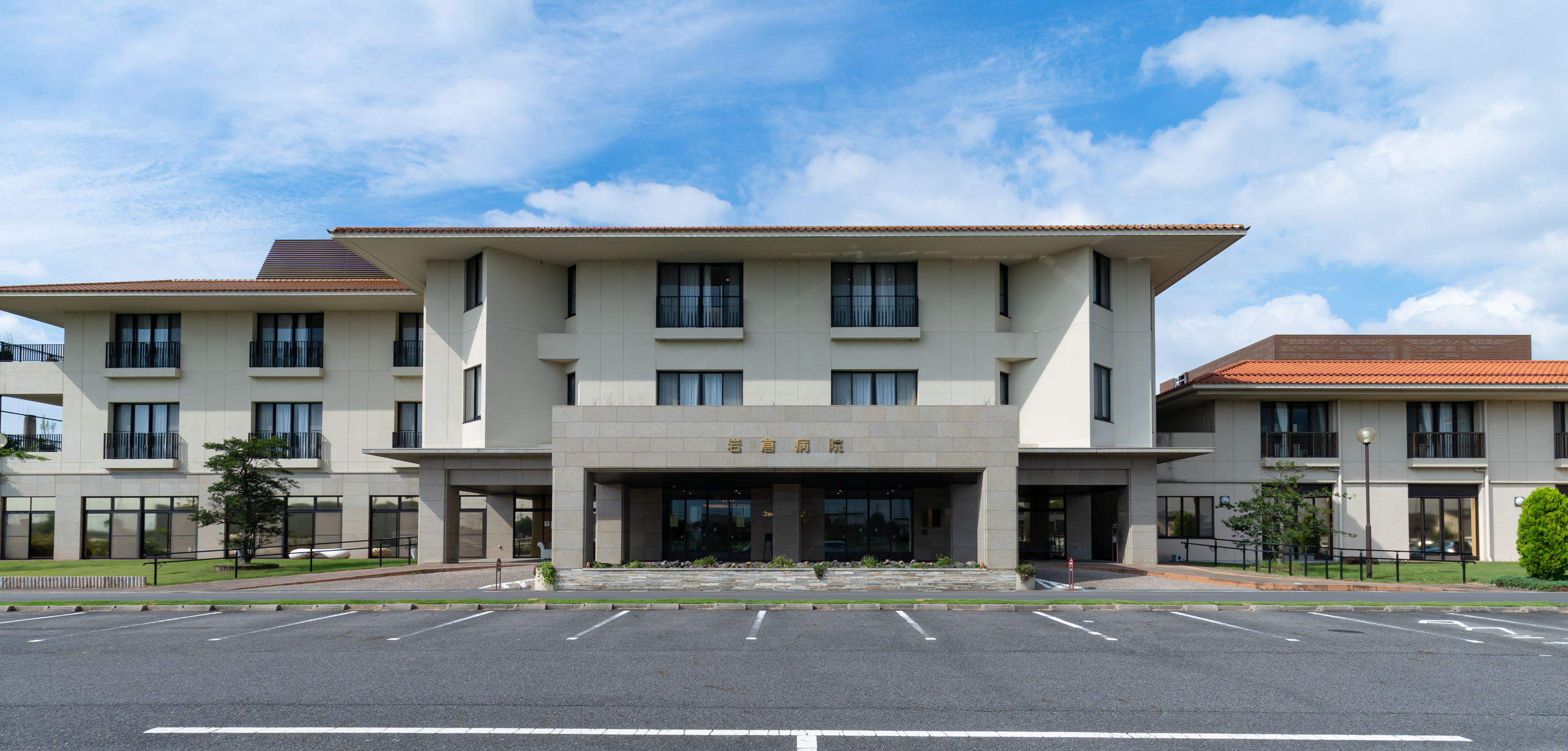 岩倉病院の評判と口コミを徹底解剖！初診予約や待ち時間の実態まとめ