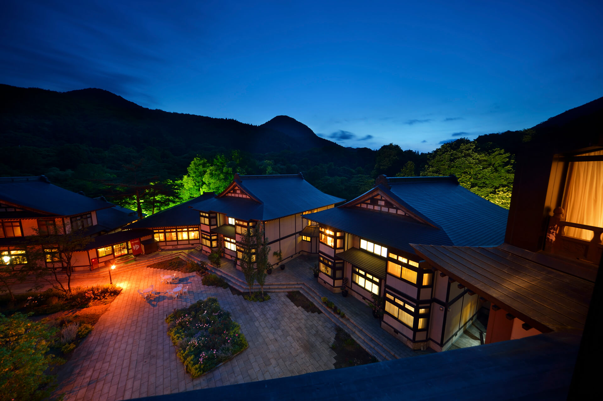 山の神温泉優香苑はなぜ絶賛される？宮大工建築と名湯の真価を徹底解剖