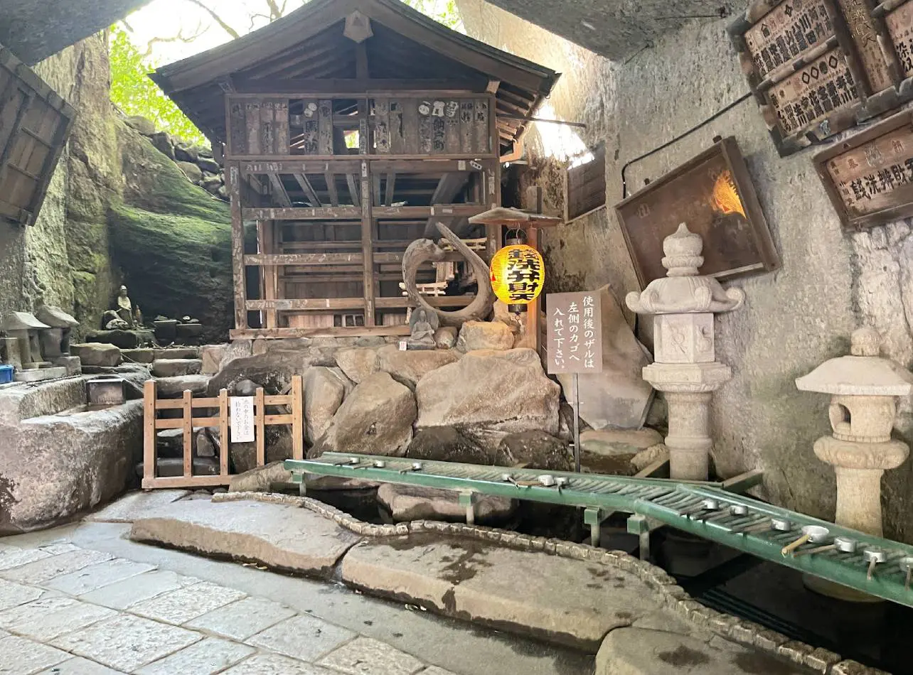 銭洗弁天宇賀福神社で洗ったお金は使うべき？ご利益と2026最新作法
