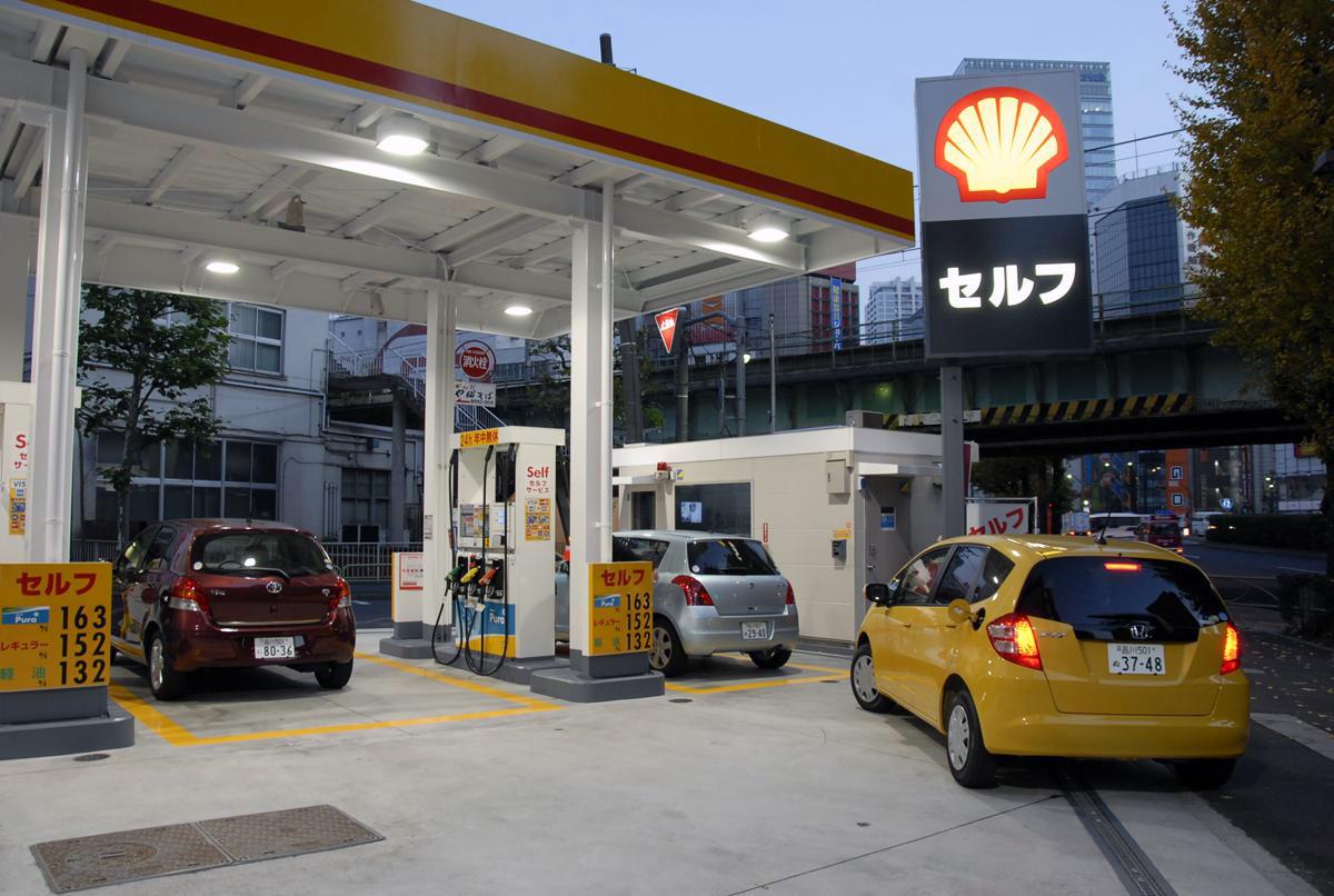 セルフガソリンスタンド攻略法｜許可ボタンの真相と最新お得給油術