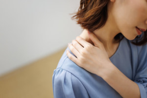 【熱愛】 左肩 肩こり 本当は 怖い 私服＆私生活最新ショット #755